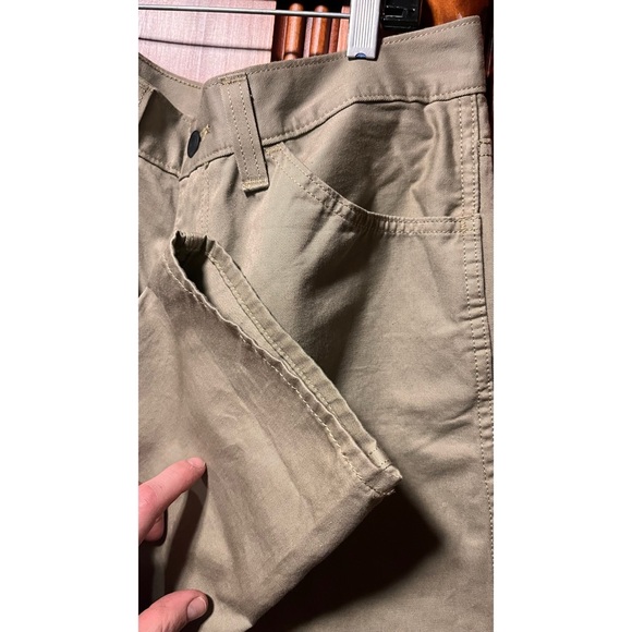Levi’s 511 khakis 33x30 - Picture 4 of 4